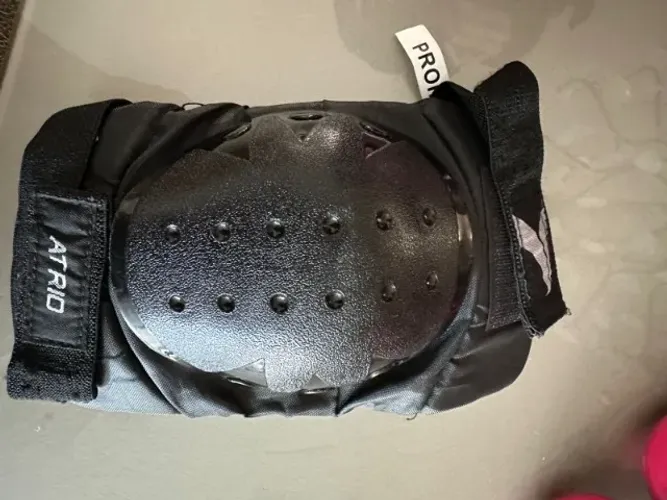 Joelheira para pratica de patíns, skate,, etc