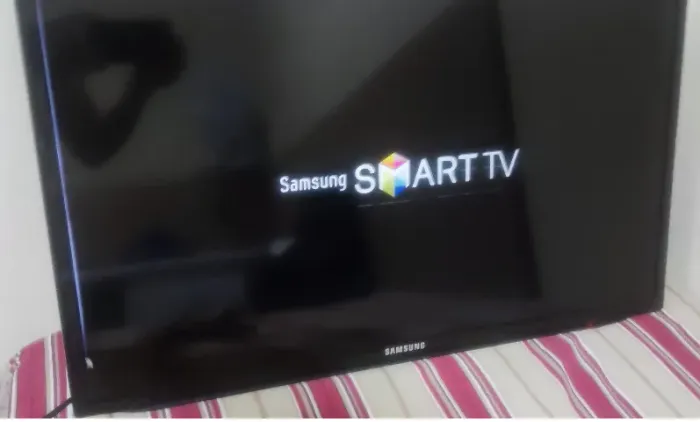 Smart TV Samsung 32" (Sucata) + Controle Original - R$ 250