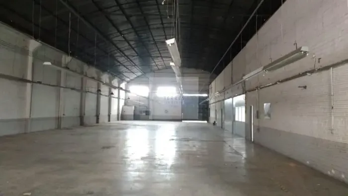 Imóvel para aluguel e venda possui 1146 metros quadrados em Sarandi - Porto Alegre - RS