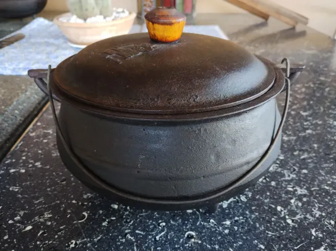 Caldeirão / panela em ferro fundido 23cm