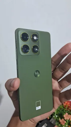 Motorola Edge 70 Bronze Green 8/256 Novo Lacrado