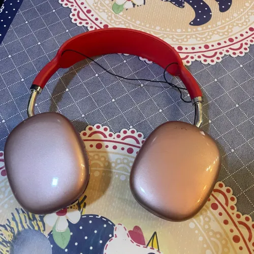 Fone ouvido róseo