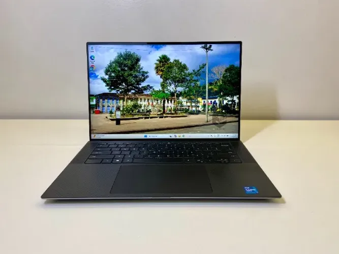 DELL PRECISION I7 NVIDIA QUADRO T1200 16GB 512GB SSD 15,6P FHD+