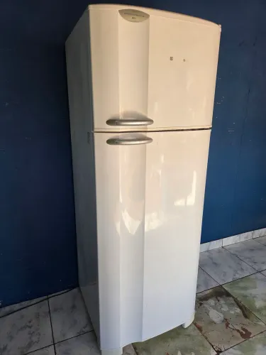 Vendo geladeira Electrolux 