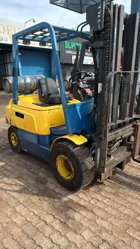 Empilhadeira Vende-se