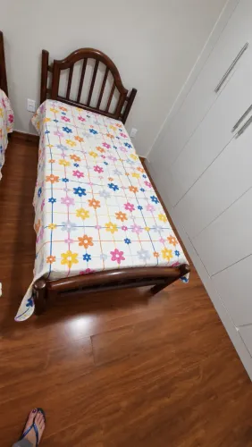 Cama solteiro com colchão 