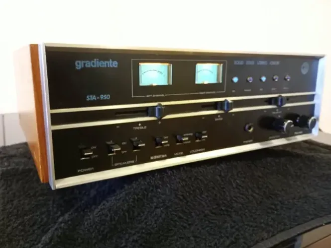 Belíssimo Amplificador GRADIENTE STA 950