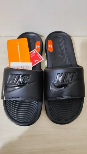 Chinelo Nike Victori One 35