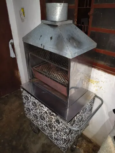 Carrinho de Espetinho e Churrasqueira.