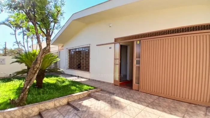 Casa comercial para locação com 271m² no Jardim Higienópolis em Londrina