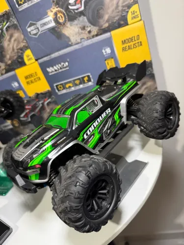 Carro off Road 4x4 de rádio controle 