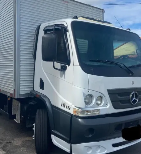 Mercedes-Benz accelo 1016 baú 2016
