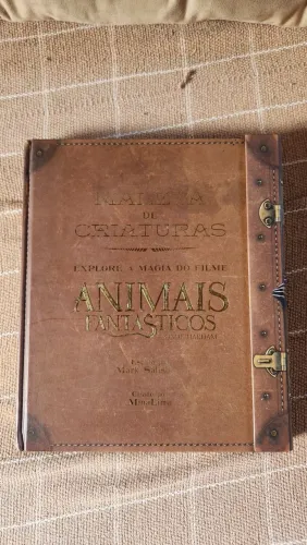 Livro A Maleta de Criaturas - Animais Fantásticos (MinaLima) - Capa Dura