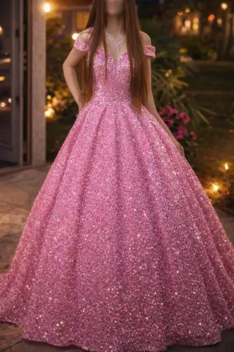 Vestido debutantes , cor rosa, puro brilho em lantejoulas brilhosas , com saia anágua incl