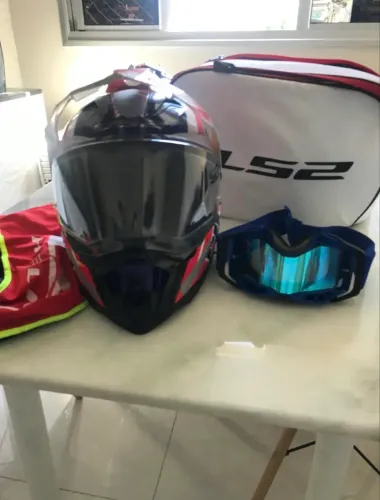 Capacete LS2 Explorer MX701 NOVO