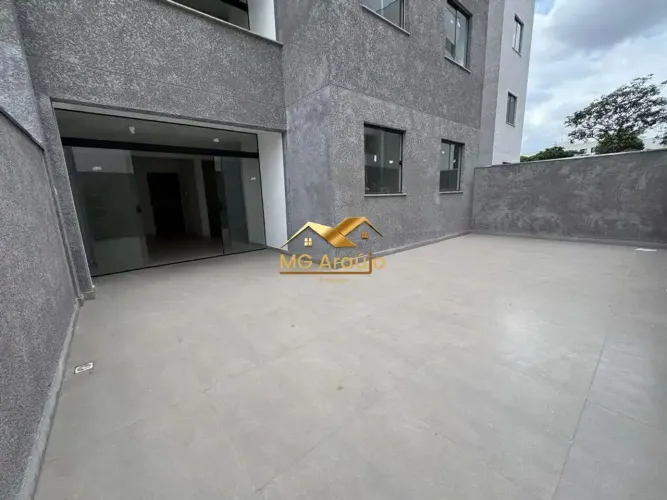 Apartamento com Área Externa, 02 Quartos, Santa Branca, BH.