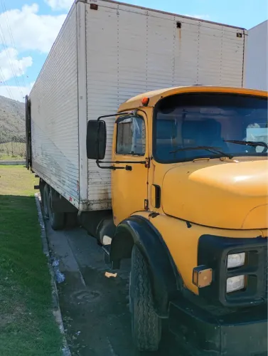Mercedes 11 13 Baú 16 Paletes 