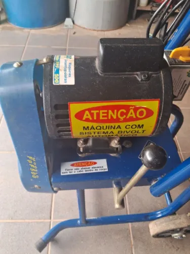 Maquina desentupidora de canos, esgotos, ralos