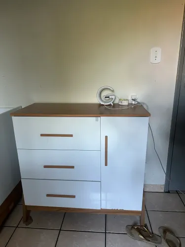 Vende se cômoda