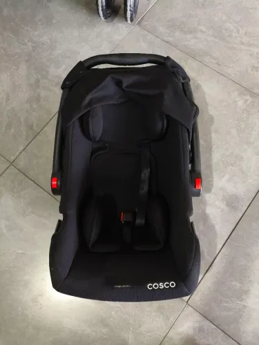 Vendo bebe conforto semi novo