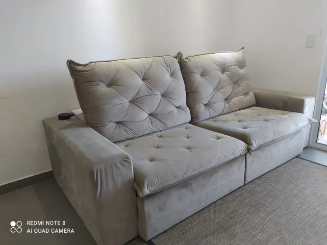 Sofá retrátil reclinável Suede