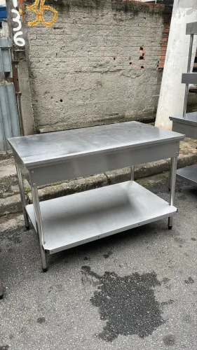 Mesa bancada de inox com duas prateleiras