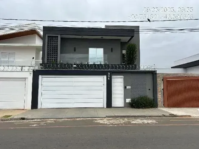 Oportunidade! Casa com 260,03 m² PR e 203,42 m² TR abaixo do valor mercado Passos/MG - Raf