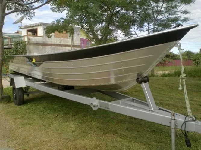 BARCO PRONTA ENTREGA BORDA ALTA 6 METROS DE ALUMINIO