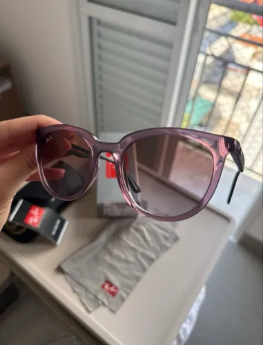 Óculos de sol feminino Rayban armação translúcida
