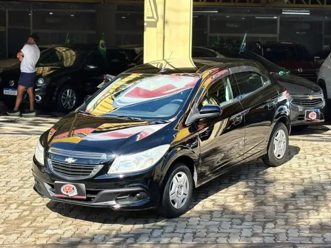 Chevrolet Onix Hatch LT 1.0 8V Flex Power Mec. 4P 2014