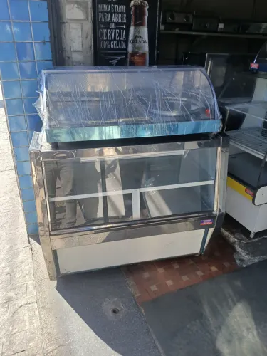 Balcão refrigerado semi novo