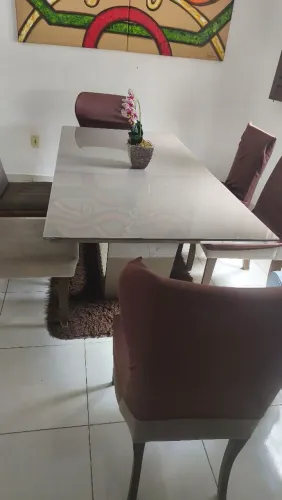 Vendo uma mesa