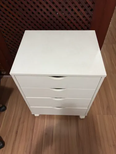 Mesa de cabeceira/apoio