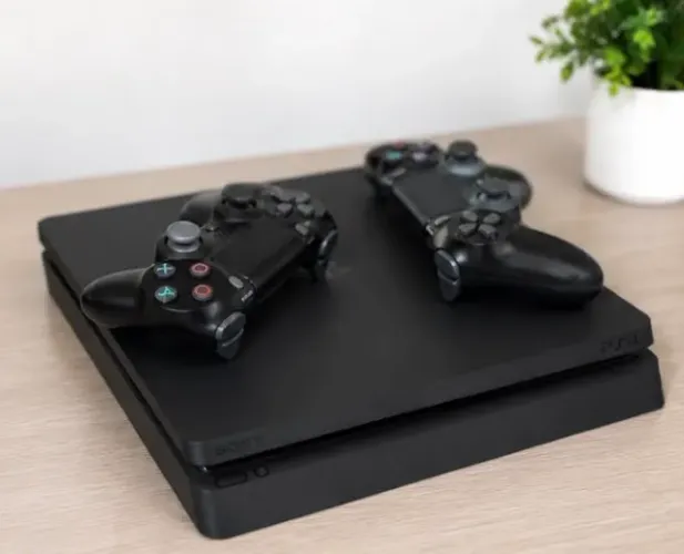Ps4 slim- estado excelente versão 12.02