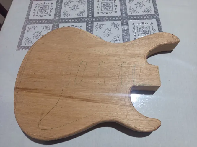 Corpo de guitarra pré cortado 