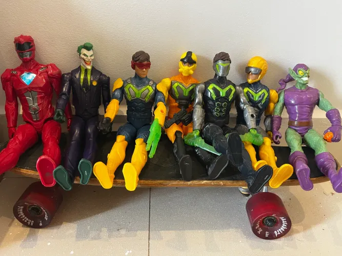 Lote de Bonecos Articulados - Marvel, DC, Power Rangers e Outros