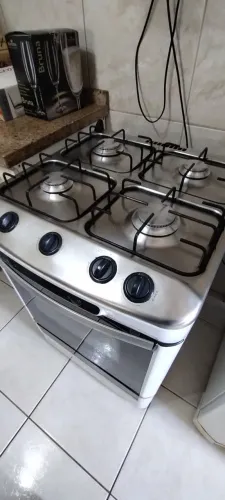 Fogão inox 4 bocas com forno Brastemp Unique