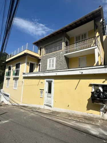 CASA CASTELANEA 5 QUARTOS 300 m2