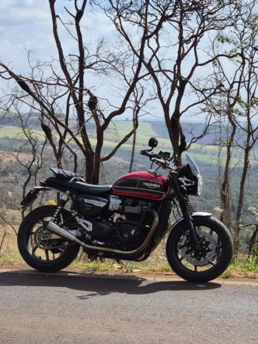 Triumph Speed Twin 1200 - Canhão
