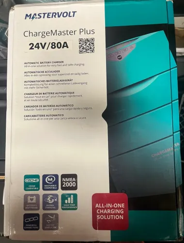 Carregador de bateria Mastervolt Chargemaster Plus 24/80-2