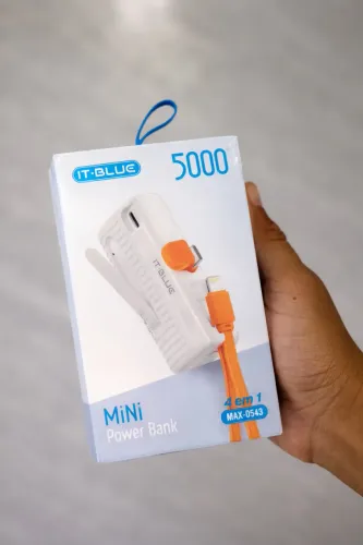 Carregador portátil 5 mil mAh com cabos -