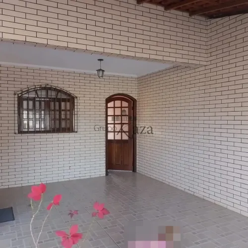 Casa com terreno comercial - Parque Industrial - 4 Dormitórios - 260m².