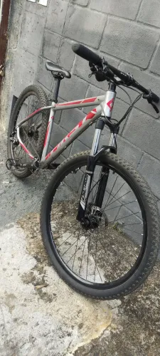 Bicicleta First aro 29