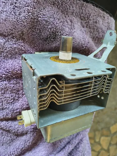 Magnetron microondas 