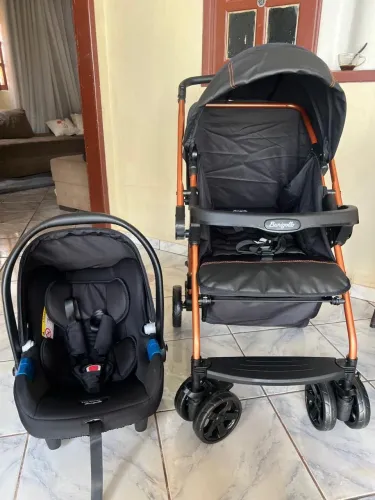 Kit carrinho de bebê e bebê conforto