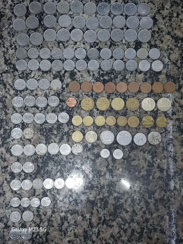 122 Moedas antigas nacionais e internacionais 