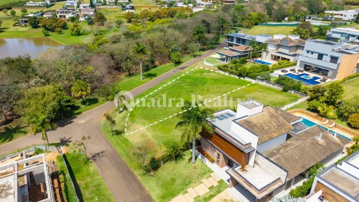 Terreno de Esquina à Venda no Condomínio Fazenda Alvorada em Porto Feliz