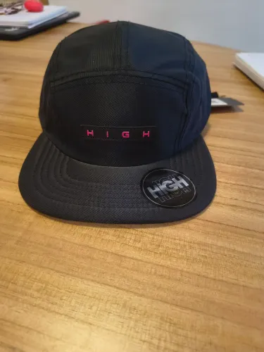Boné HIGH