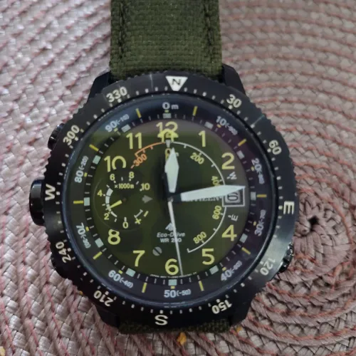 Citizen altichron verde militar 