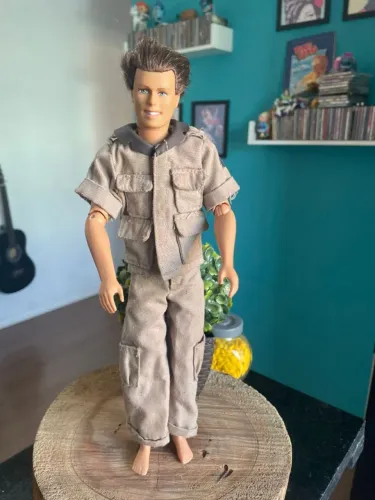 Ken da Barbie Articulado com roupa de Safari Anos 90 - Usado
